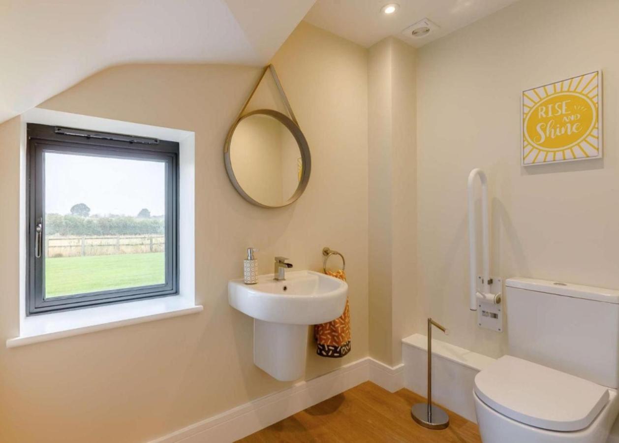 Coughton Fawn Cottage Disabled Adapted 3 Bedroom Hot Tub מראה חיצוני תמונה
